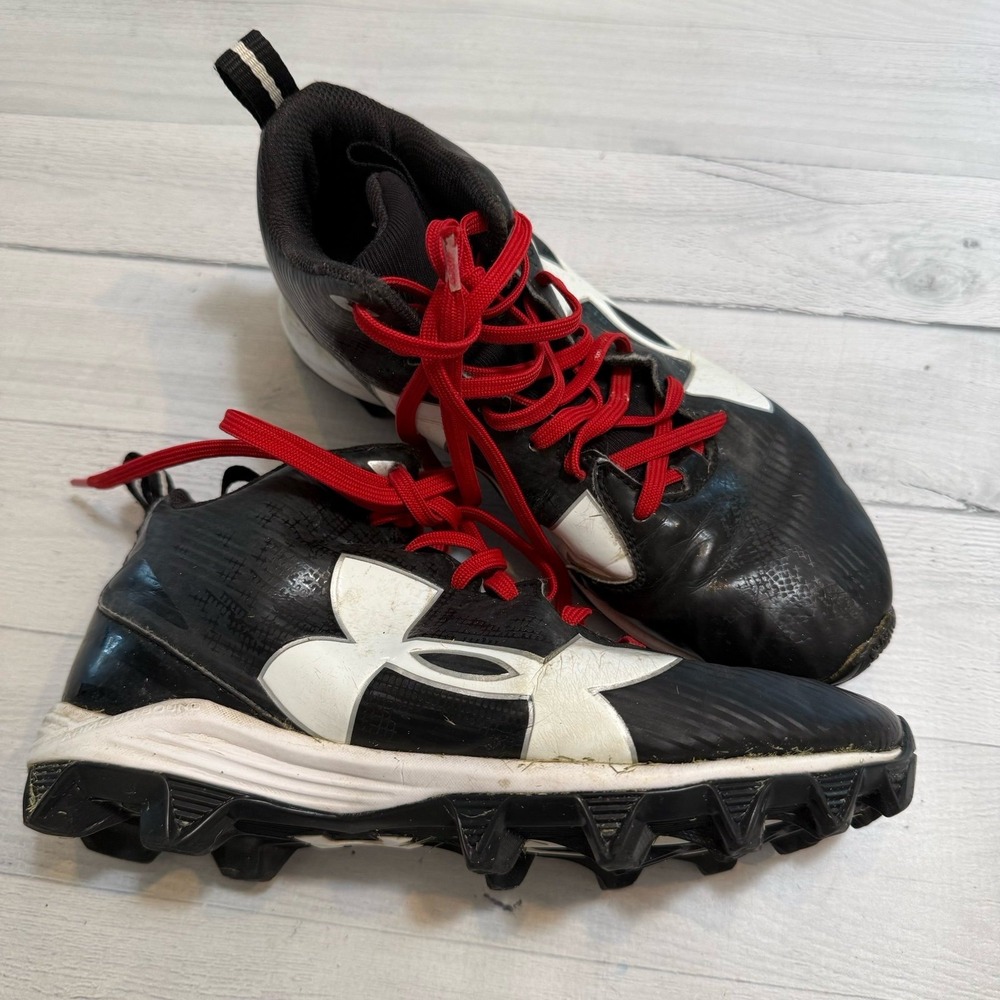 Under Armour Shoes Youth 4.5 Black White Football Cleats Red Laces 1286601 001